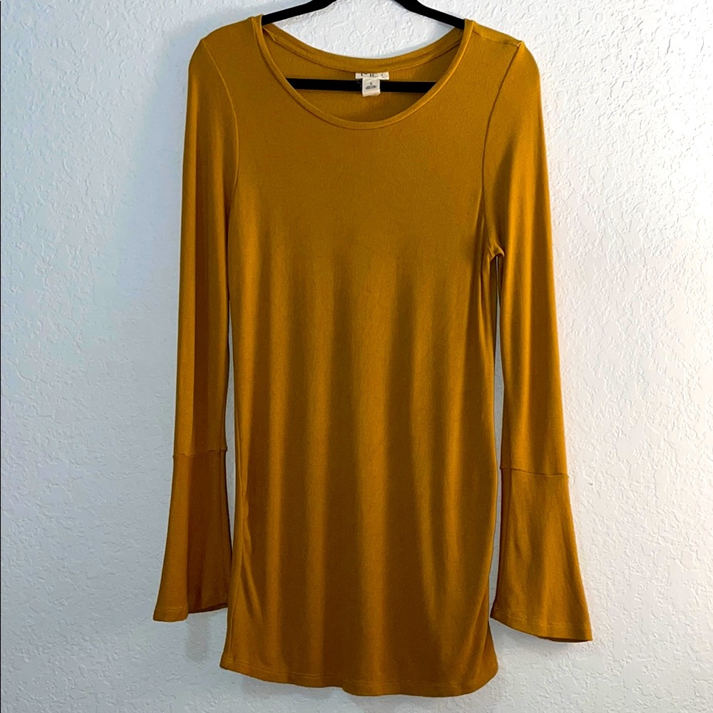 NWOT - Mimi Maternity Side-Ruched Tunic w/ Long Bell Sleeve